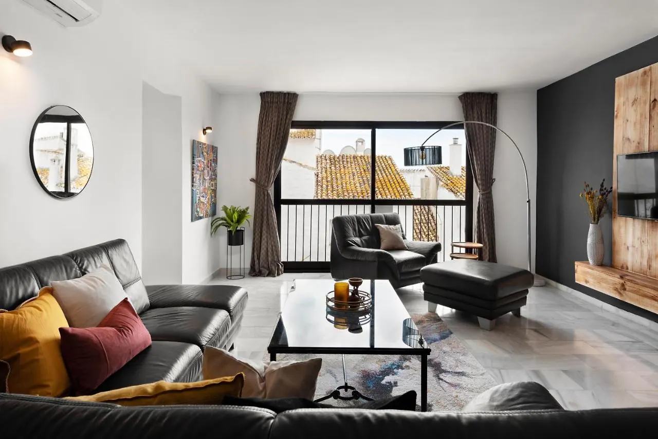 3 Bedroom Apartment In The Heart Of Puerto Banus Marbella