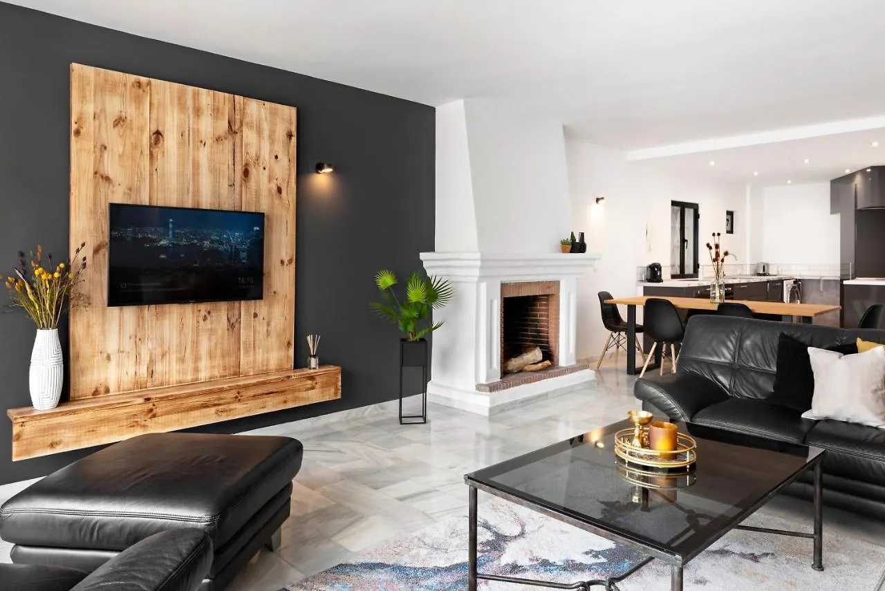 3 Bedroom Apartment In The Heart Of Puerto Banus Marbella