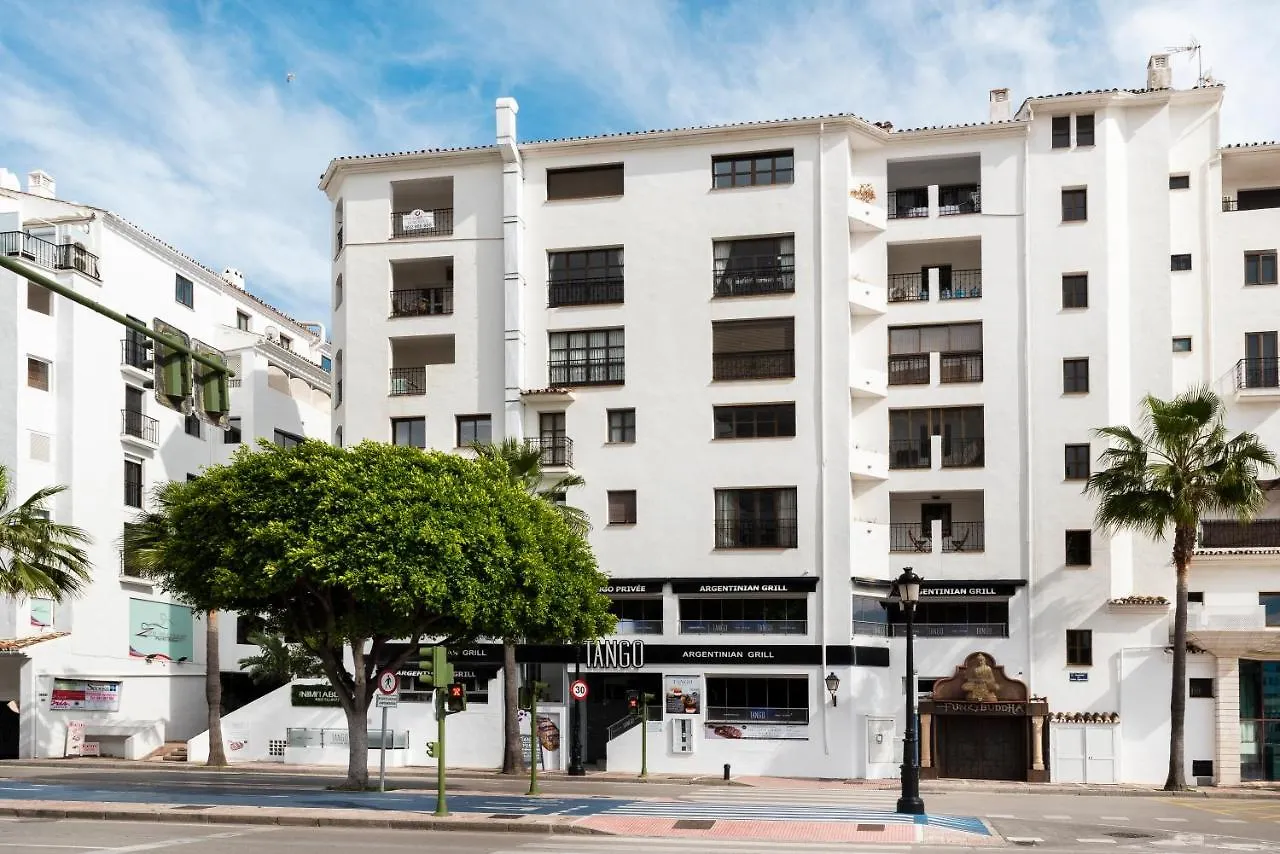 3 Bedroom Apartment In The Heart Of Puerto Banus 马尔韦利亚 西班牙