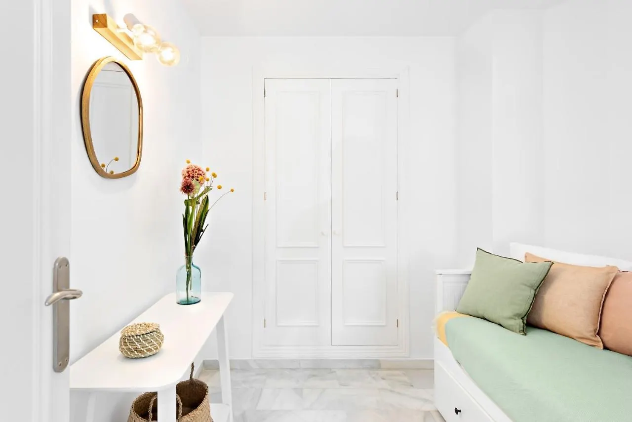 3 Bedroom Apartment In The Heart Of Puerto Banus 马尔韦利亚 0*,