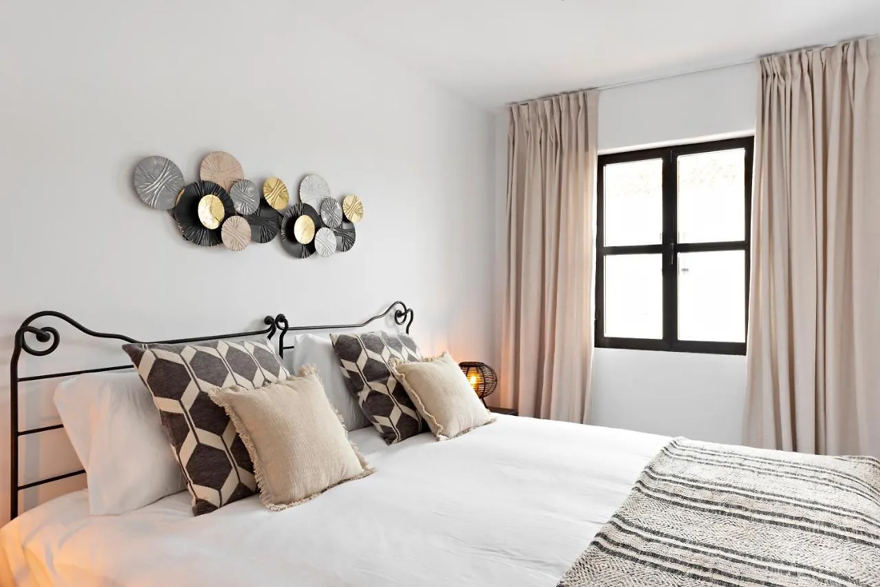 3 Bedroom Apartment In The Heart Of Puerto Banus Marbella