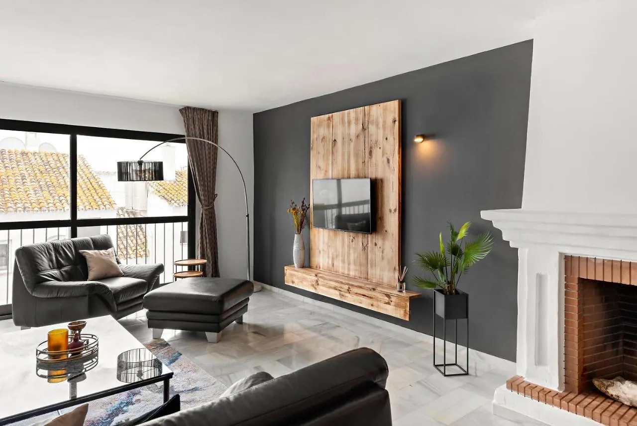 3 Bedroom Apartment In The Heart Of Puerto Banus Marbella